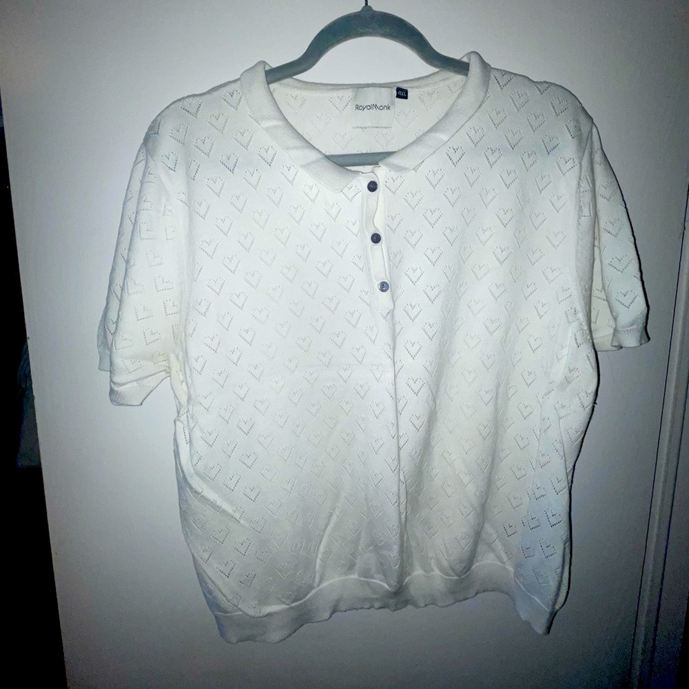 Women’s plus Royal Monk size 4 white blouse with heart accents